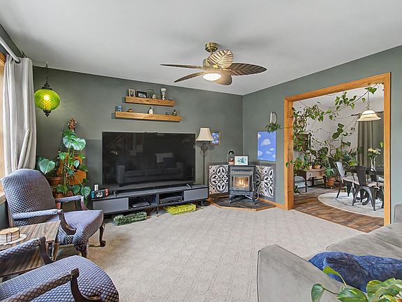 4th image of 51 Meadow Brook Lane