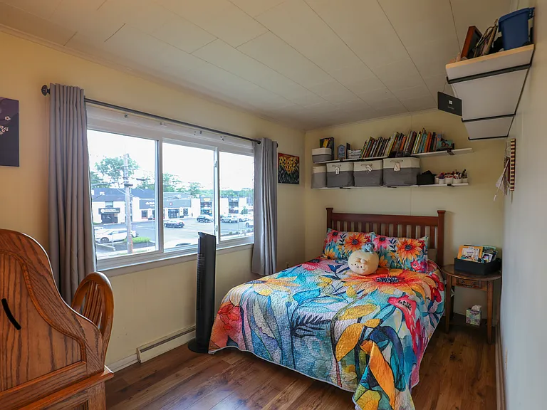 98 Hurley Ave — Photo 10