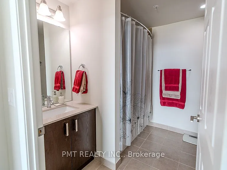 11611 Yonge St #516 — Photo 15