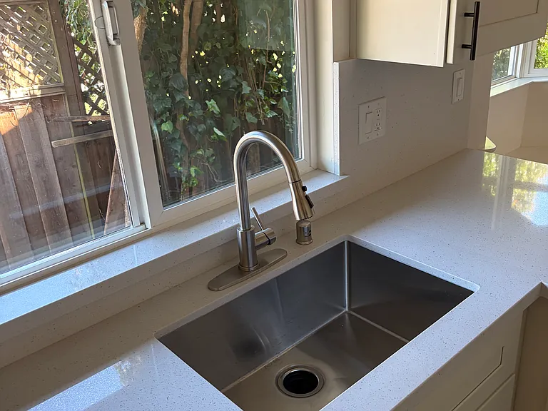 446 Semple Ave — Photo 7