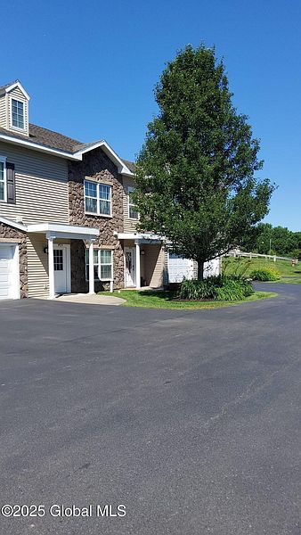 3rd image of 407 Worthington Terrace