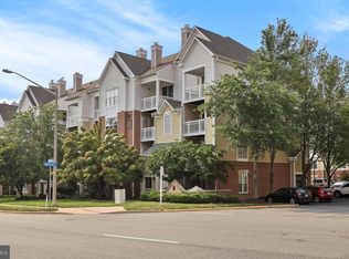 2107 Highcourt Ln APT 203, Herndon, VA 20170