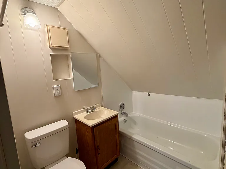 32 Hereford St #34 — Photo 16