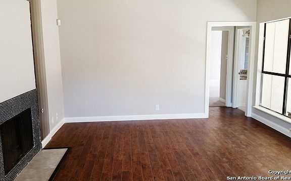 4th image of 4223 Clear Lake Dr