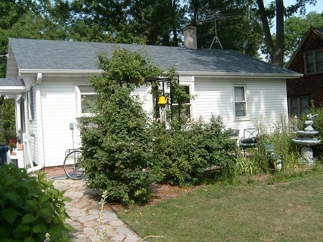 2nd image of 504 W 2nd St