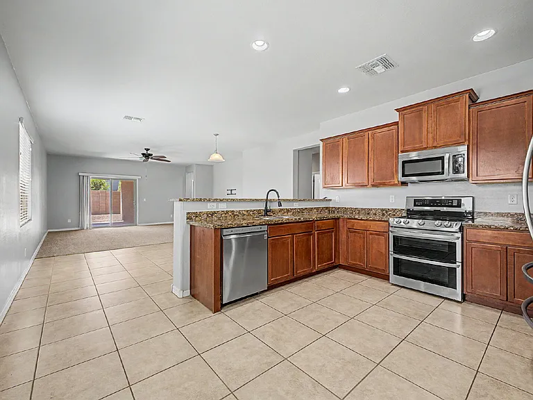 41177 W Lucera Ln — Photo 8
