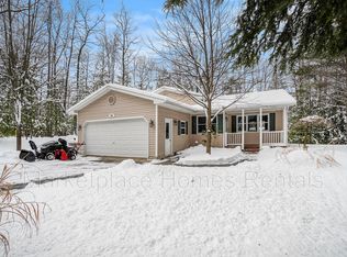 969 Lake George Trl, Traverse City, MI 49696