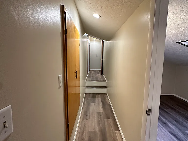 227 N Dicks St — Photo 27