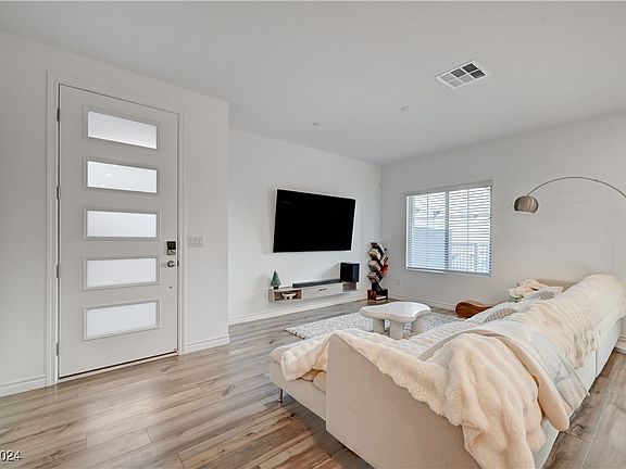 4th image of 600 N Carriage Hill Dr #1179
