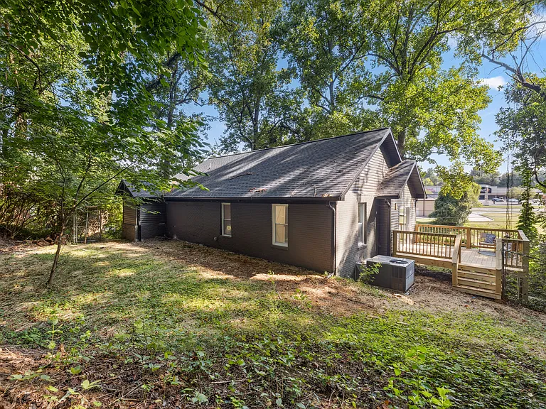104 Overbrook Dr — Photo 16