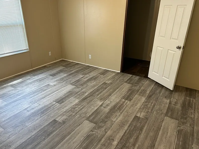 3 bed, 2.0 bath, $950 — Photo 3