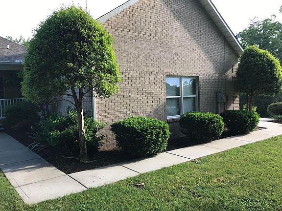 3rd image of 3 Iron Wood Cir