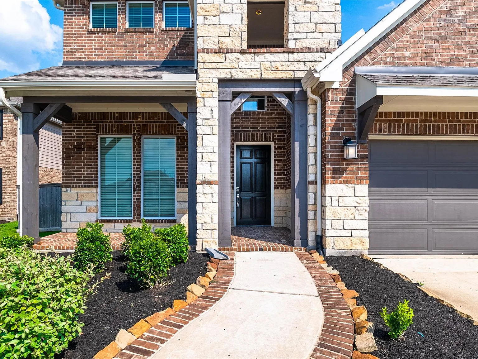 4 bed, 3.5 bath, 2883 sqft, $3,300 — Photo 4