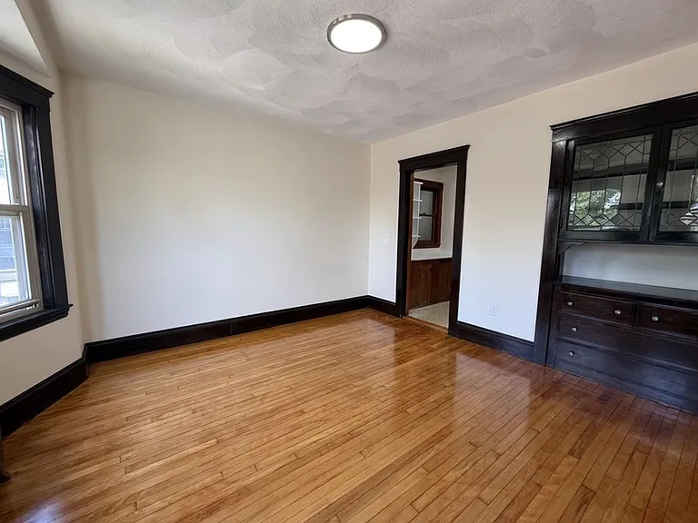585 High St #2 — Photo 7