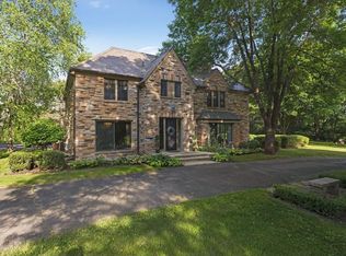 673 Hidden Creek Trl, Mendota Heights, MN 55118