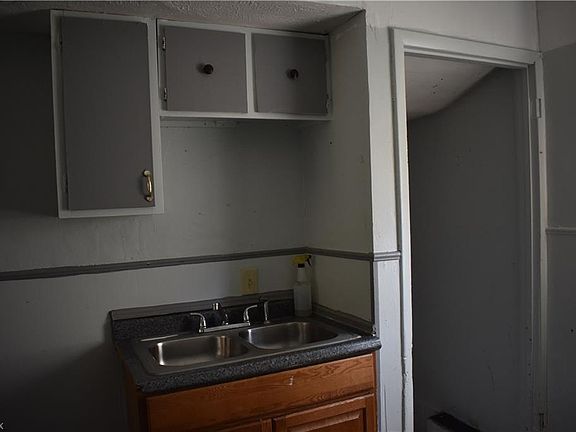 2nd image of 1805 Washington Ave