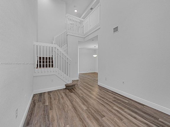 3rd image of 1478 SE 26th Ave