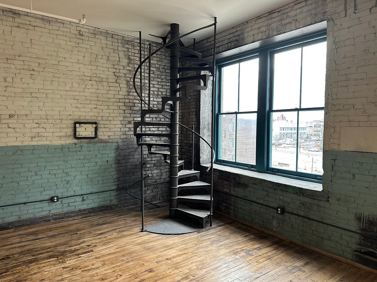 Building Photo - 725 Jefferson Ave #301