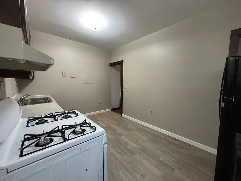 2454 River Rd #2 — Photo 13