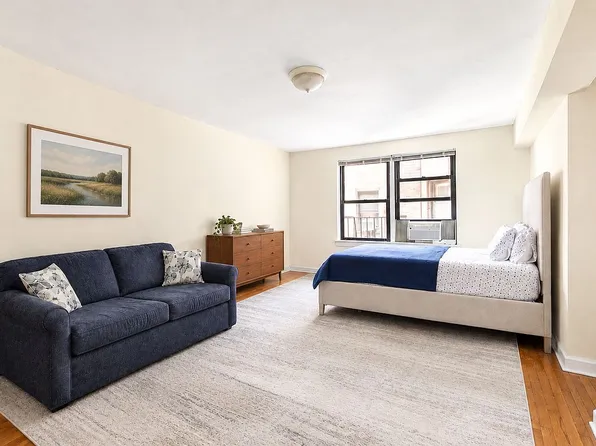54 E 8th St APT 3G, Manhattan, NY 10003