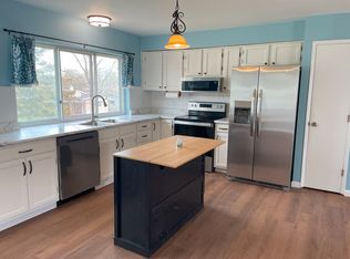 248 Village Creek Dr, Ballwin, MO 63021