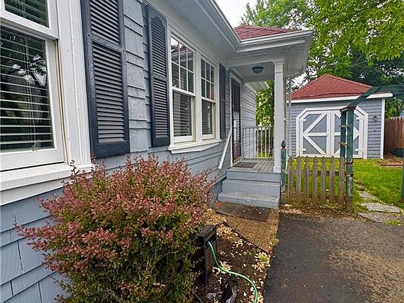 4th image of 153 Chandler Ave