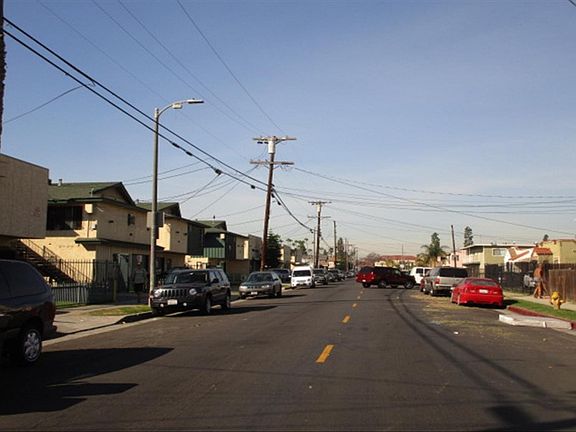 5th image of 729 W Colden Ave