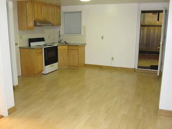 3rd image of 2310 28th Ave #2