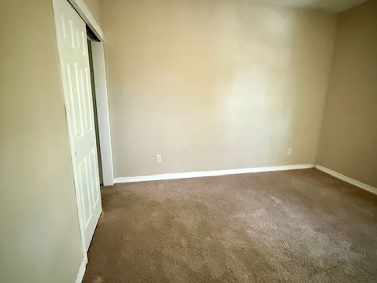 226 E River Rock Rd — Photo 38