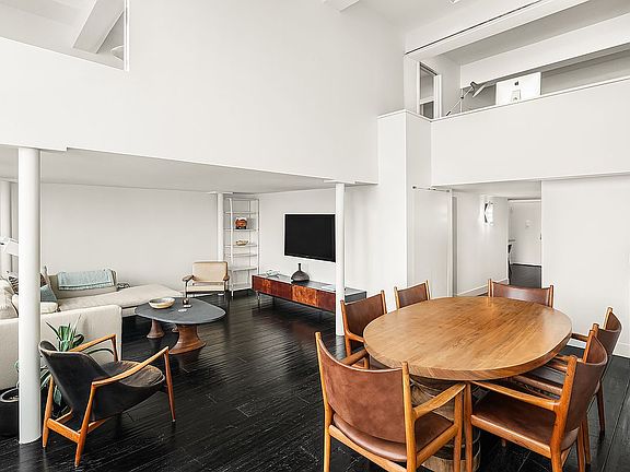 4th image of 421 Hudson St APT 706