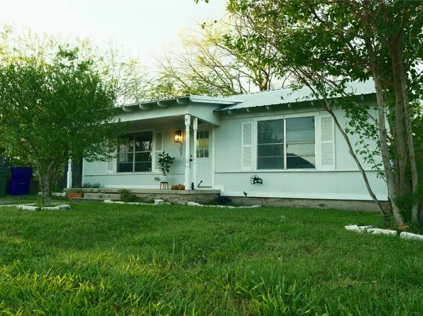307 E South St, Whitesboro, TX 76273