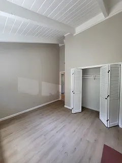 1095 Pacific St — Photo 4