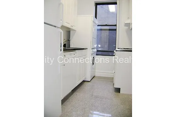 Rented by City Connections Realty | media 27