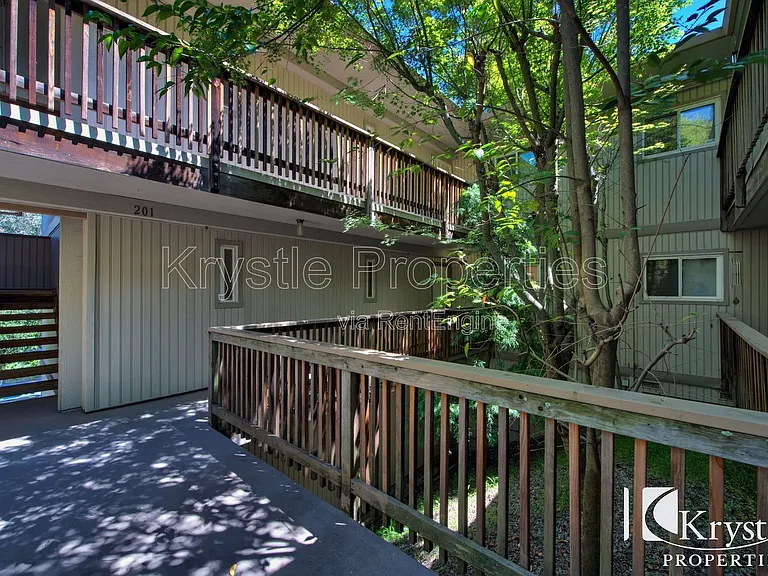 201 Nautical Ct — Photo 13