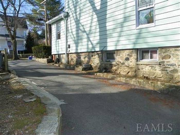 2nd image of 108 Wayne Ave