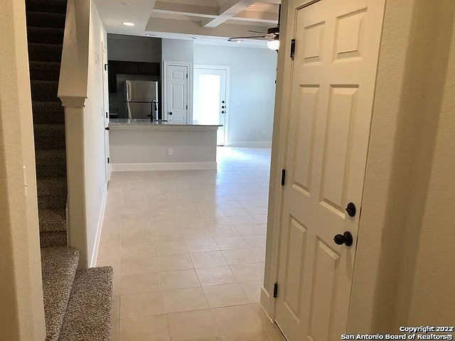 3 bed, 2.5 bath, 1225 sqft, $1,425 — Photo 3