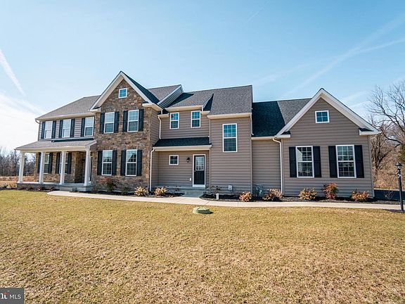 2nd image of 1104 Prizer Rd