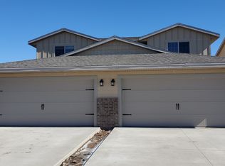 2362 S Ronsiek Ave, Sioux Falls, SD 57106