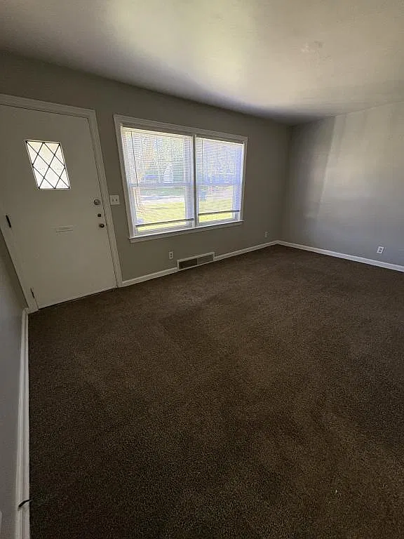 728 West St — Photo 3