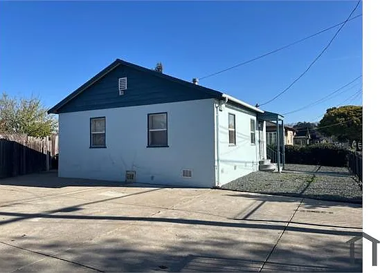 3319 Ohio Ave — Photo 3