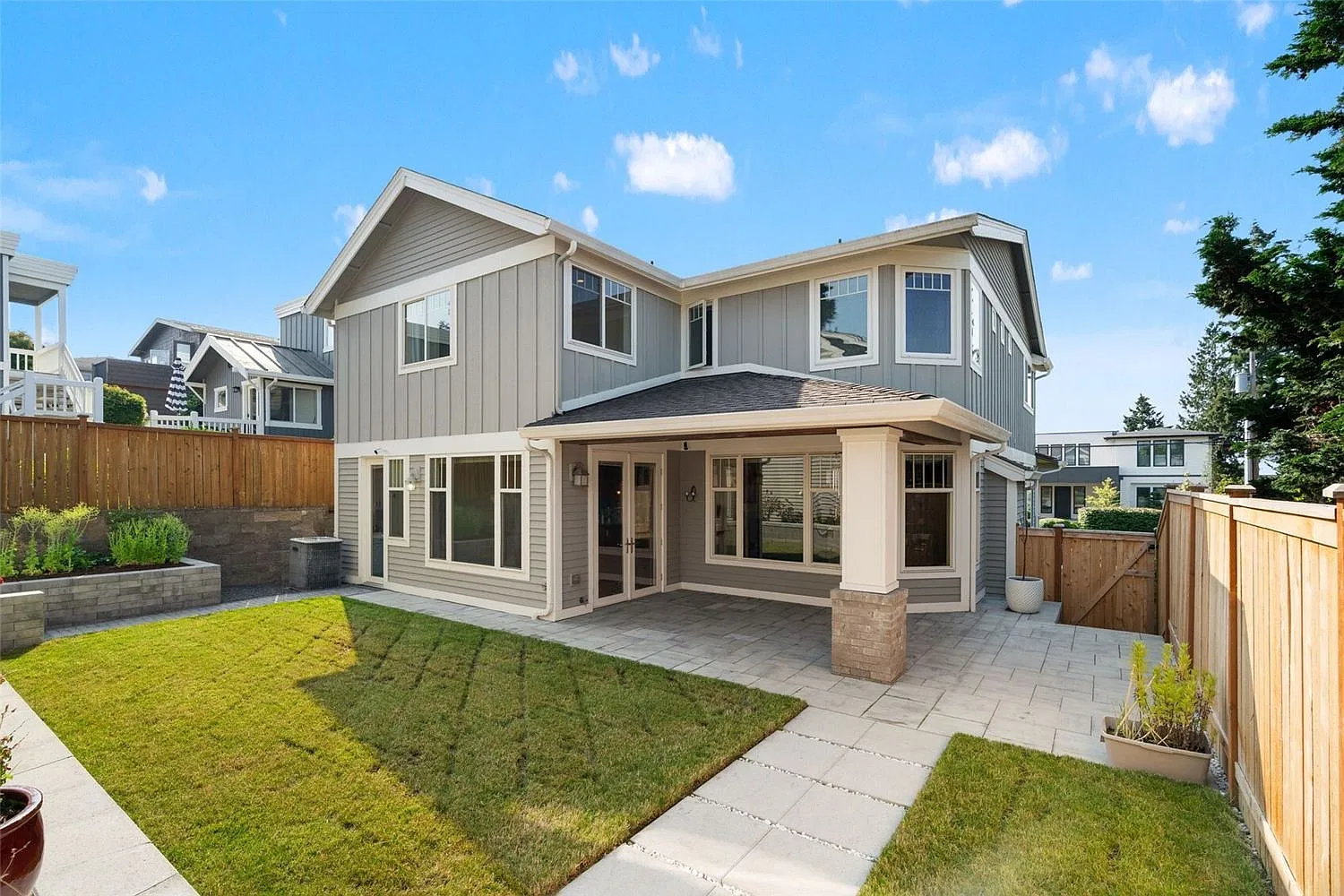 5 bed, 5050 sqft, $8,000 — Photo 4