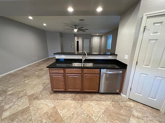 5th image of 872 E Tekoa Ave
