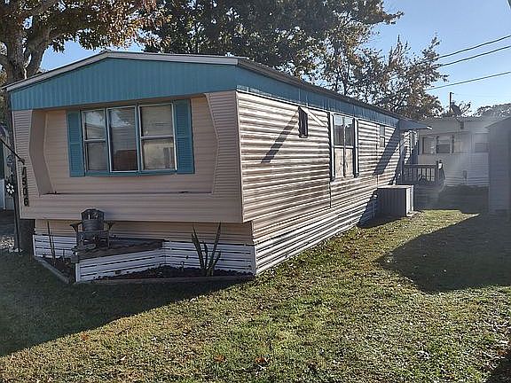 2nd image of 1506 Coral Reef Ln