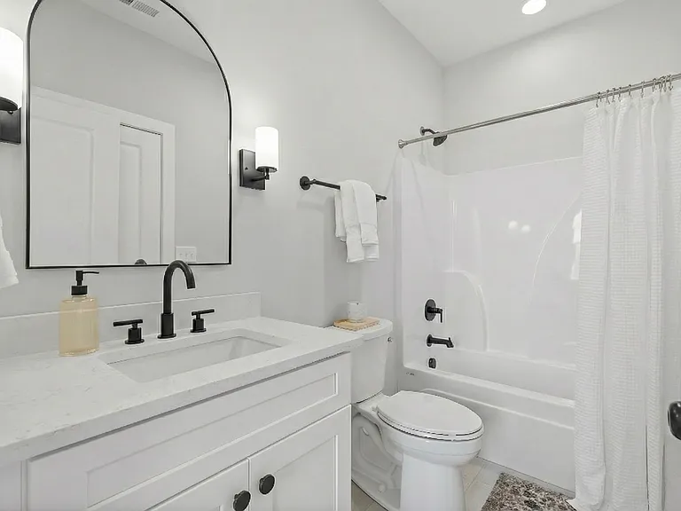 2nd Bath 3 - 3rd Floor