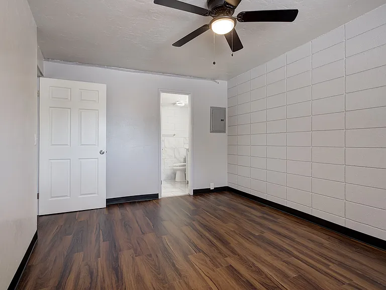 1325 W Lindsey St — Photo 41