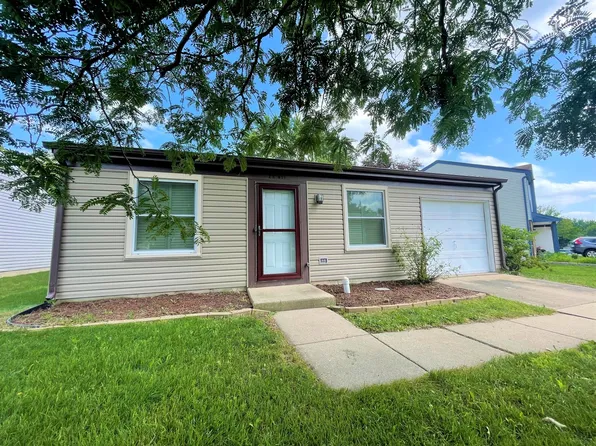 2S411 Continental Dr, Warrenville, IL 60555