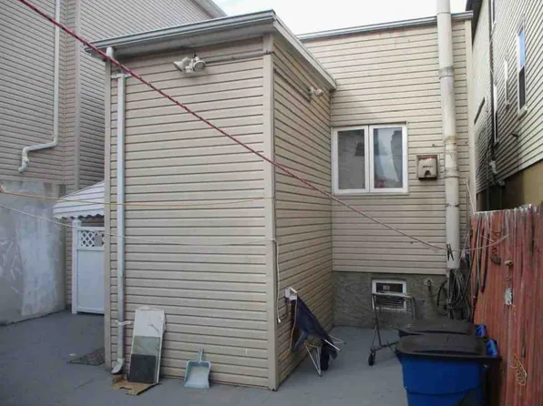 32 Giles Avenue image 10 of 10