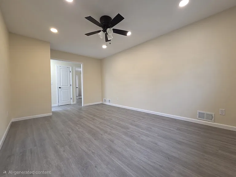 30 Amber St #2 — Photo 3