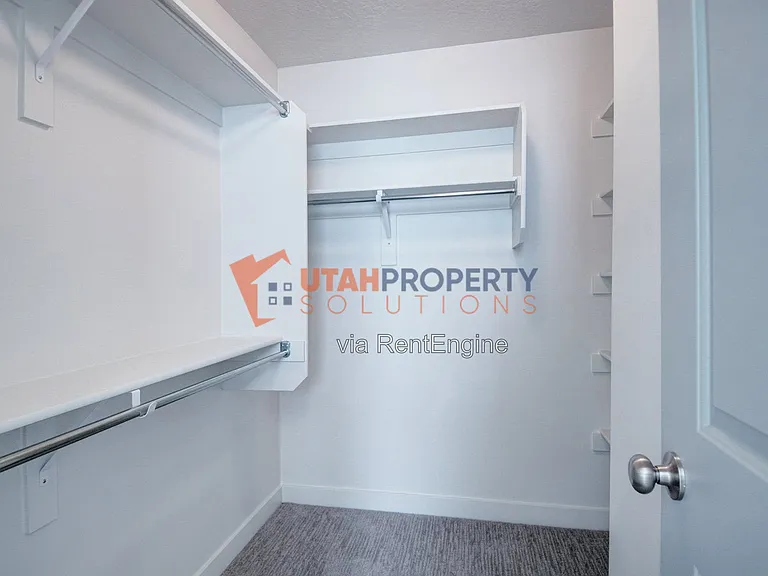 1043 W 400 S — Photo 19