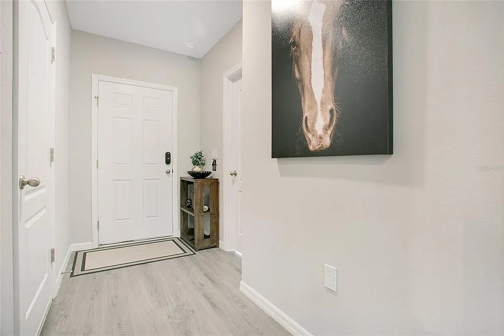 3 bed, 2.0 bath, 1215 sqft, $2,400 — Photo 3